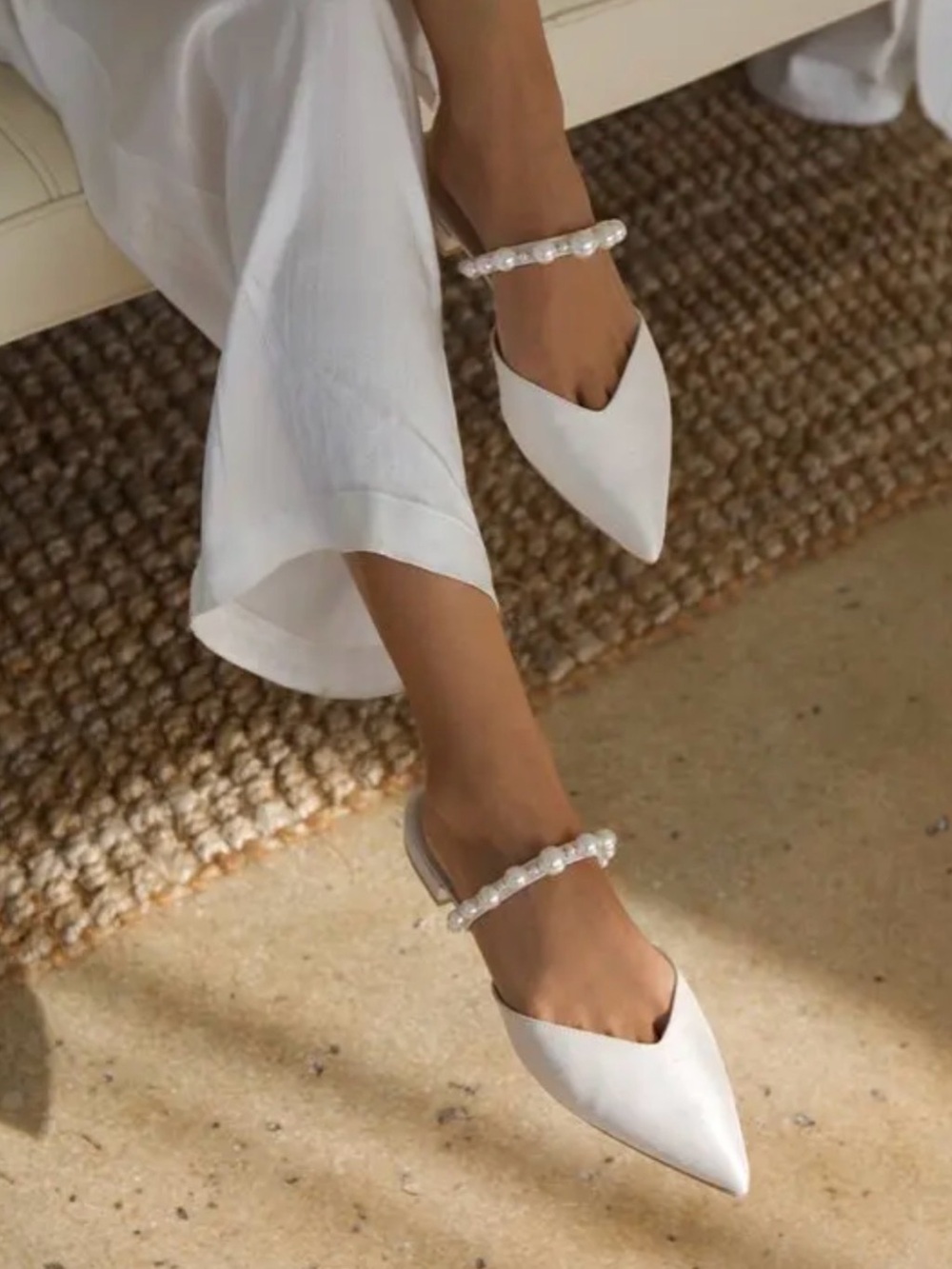 NWT Dolce Vita White Kanika Pointed Pearl-Strap Mules / Flats